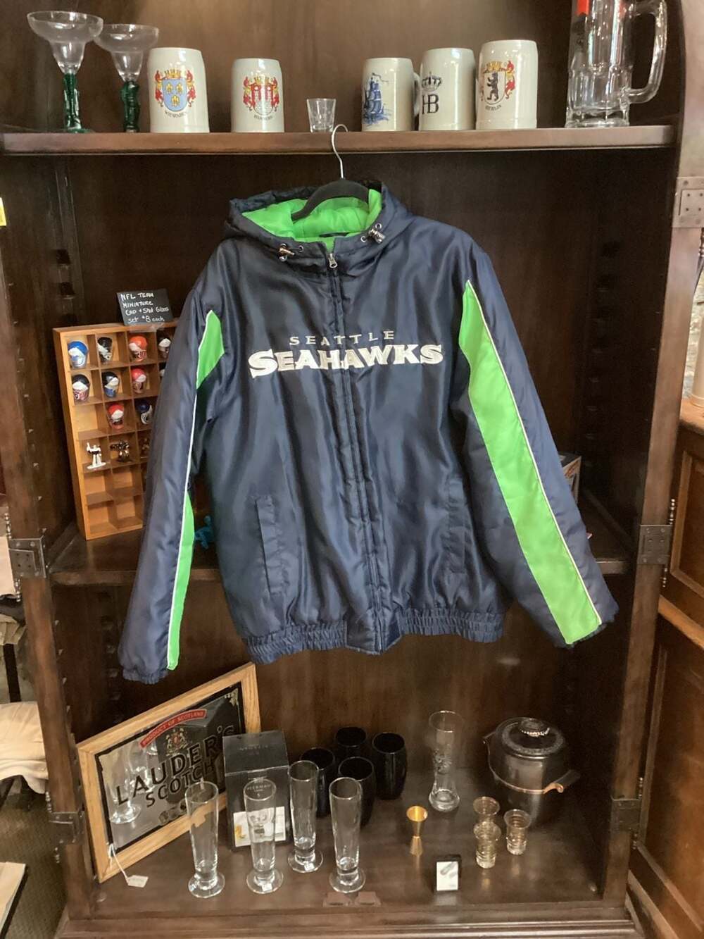 Size L, seahawks NFL, Y2K neon streetwear sporty football hoodie activewear tail